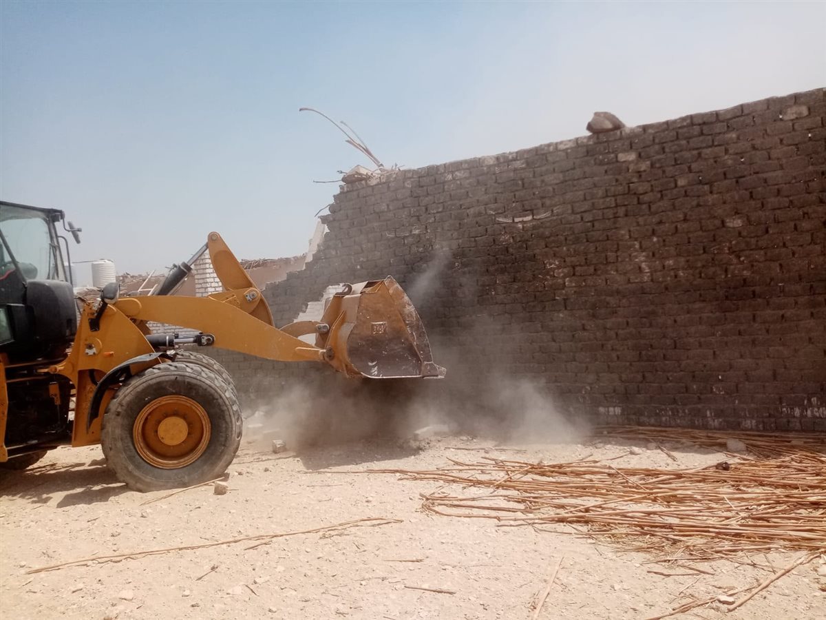 إزالة طواحين صناعة الذهب في قنا
