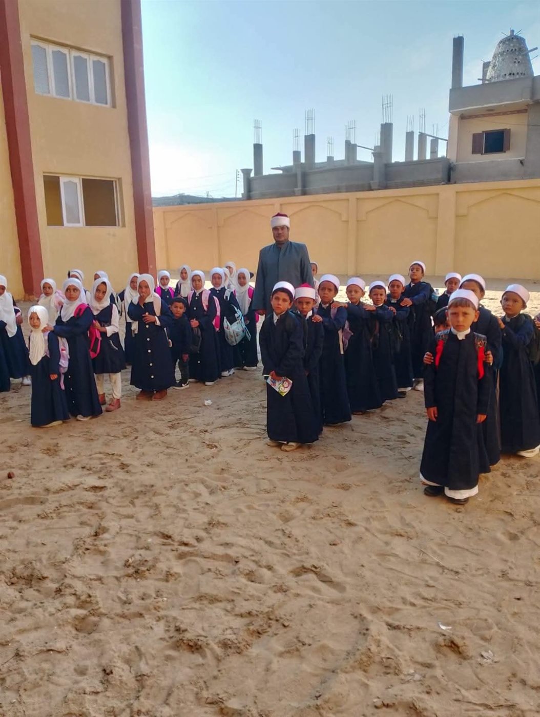 جانب من استقبال الطلاب