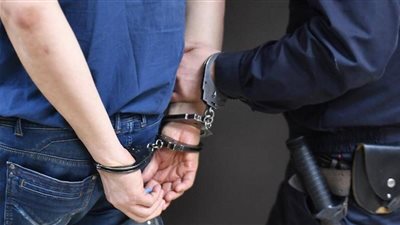 بسبب خلافات الجيرة.. القبض على جزار وعامل طعنا سائق بـ أبو النمرس