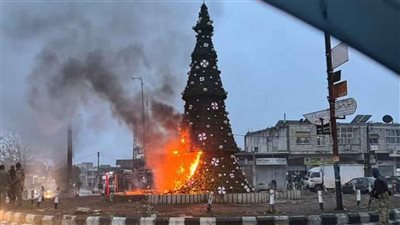  حرق شجرة عيد الميلاد في ريف حماة.. من الفاعل؟
