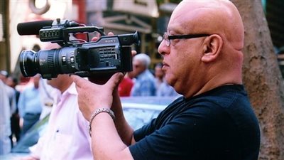 من الشاشة إلى الكتابة.. نجوم الفن يبدعون في معرض القاهرة الدولي 2025