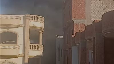 الدفع بـ 5 سيارات إطفاء لإخماد حريق هائل في منزل بكرداسة (صور)