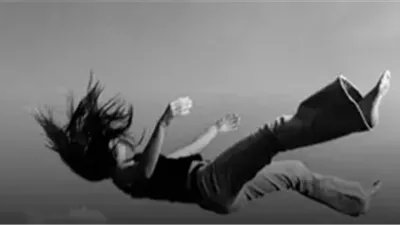 مفاجأة فى أقوال أسرة فتاة الهرم عقب سقوطها من شرفة منزلها.. تفاصيل