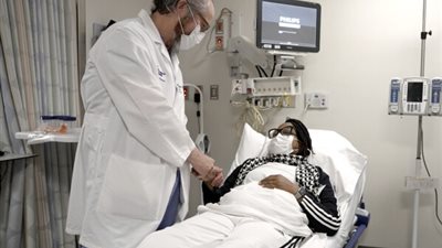 أمريكية تثير الجدل بعد إجراء عملية زراعة كلية خنزير