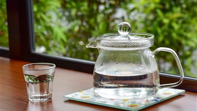 كوب ماء ساخن على الريق.. السر الفعال لحرق الدهون