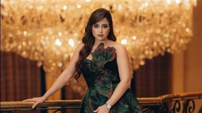 الأزمات تلاحق منى فاروق.. فيديو صادم يتسبب في حبسها 3 سنوات 