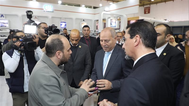 محافظ القاهرة خلال