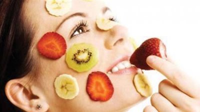 التفاح للكولاجين والموز للنضارة.. الفاكهة سر جمال البشرة