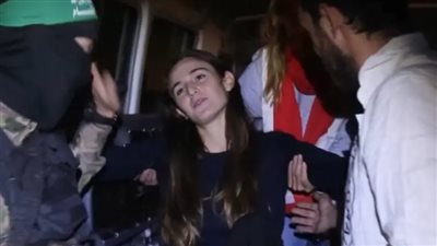 تعلموا العربية وارتدوا علم فلسطين.. ماذا حدث للأسيرات الإسرائيليات في غزة؟ 