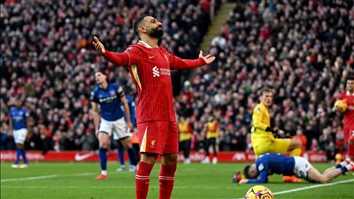 صلاح غاضب وليفربول يبحث تحسين عرضه.. هل اقترب من الهلال السعودي؟