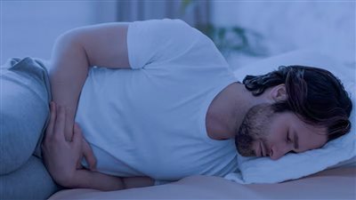 كيف يؤثر التجشؤ والحموضة على النوم ليلاً؟.. إليك بعض النصائح