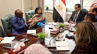 وزير الصحة: مصر ملتزمة بتوفير اللقاحات لجميع الفئات المستحقة