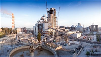 10 مليارات دولار صادرات خلال عام.. كيف تطورت صناعة الأسمنت في مصر؟