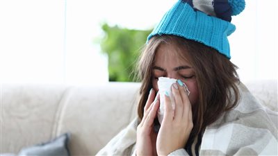 لماذا يصاب البعض بالإنفلونزا أكثر من مرة في نفس الموسم؟.. إليكم الأسباب 