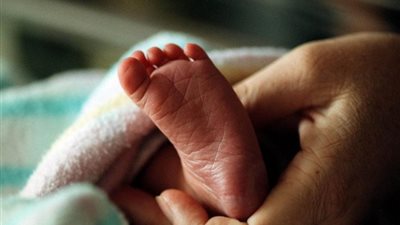 مات من البرد .. الطب الشرعي يكشف مفاجأة حول مأساة رضيع سوهاج