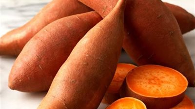 لهذا السبب يجب عليك عدم تقشير البطاطا الحلوة قبل تناولها