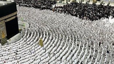 السعودية تُعلن ضوابط جديدة لبث صلاة التراويح في المسجد الحرام