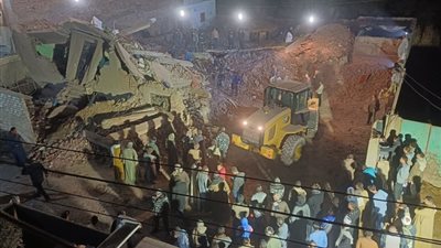 بعد مصرع طفلين.. النيابة تحقق في انهيار عقار بأسيوط