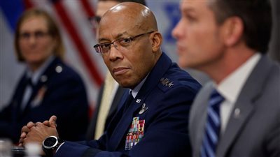 ترامب ينفذ مخطط «الجنرالات المستيقظون».. الإطاحة بأعلى جنرال في الجيش الأمريكي