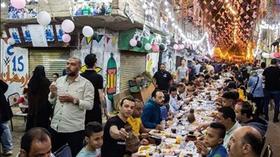 القاهرة تضع ضوابط لموائد الرحمن واستعدادات مكثفة لاستقبال رمضان