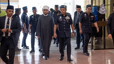 وزير الأوقاف من ماليزيا: حماية الأوطان مهمة شرعية عظيمة 