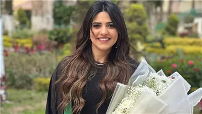 آلاء شتا تناقش رسالة الماجستير في العلوم السياسية بالأكاديمية العسكرية