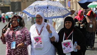 سماسرة الحج والعمرة.. مداهمة 4 شركات سياحية تحتال على المواطنين