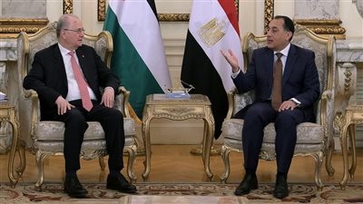 رئيس الوزراء ونظيره الفلسطيني يستعرضان خطة إعادة إعمار غزة
