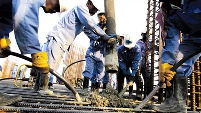 كيف يحمي قانون العمل الجديد حقوق 25 مليون عامل بالقطاع الخاص؟