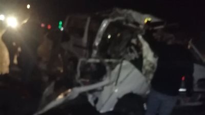 حادث مروع.. إصابة 9 في تصادم سيارتين على طريق السويس