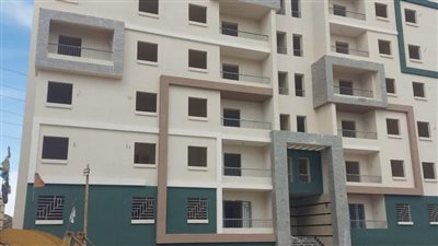 وزير الإسكان يتابع تنفيذ وحدات 