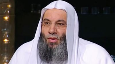 من المخدرات إلى البراءة.. كيف فلت نجلي الداعية محمد حسان من السجن؟