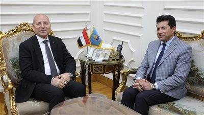مبادرة «تراك في الشارع».. تفاصيل لقاء وزير الرياضة مع محافظ القاهرة