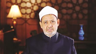 الإمام الطيب يكرم أوائل حفظة 