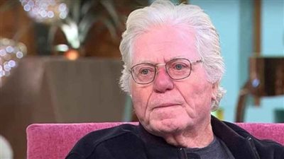 لأول مرة.. حسين فهمي يكشف أسرار انفصاله عن ميرفت أمين 