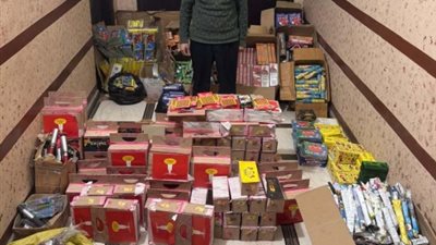 «بومب العيد» في قبضة الأمن.. ضبط 2.5 مليون قطعة ألعاب نارية بالمحافظات