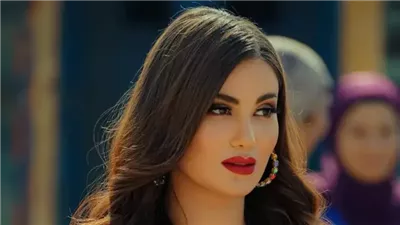 هدى الأتربي تثير الجدل بمقارنة نفسها بالسندريلا 