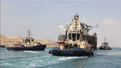 صور| نجاح عملية قطر ناقلة البترول SOUNION عبر قناة السويس