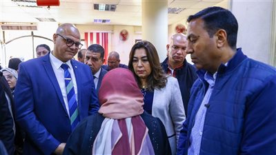وزيرة التنمية المحلية تحذر الموظفين: «مش عاوزين روتين نزهق بيه الناس»