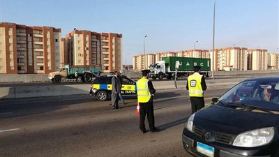 هل زادت رسوم تراخيص السيارات بوحدات المرور؟.. مصدر أمني يُجيب