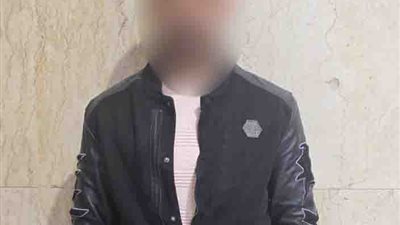 الداخلية تكشف حقيقة فيديو إشعال النار في سيارة بحلوان وتضبط المتهم