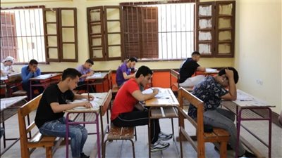 ما الفرق بين الثانوية العامة والبكالوريا؟.. استبيان عاجل على «تختة» طلاب الإعدادية
