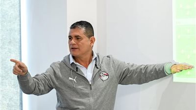 رويز يوجه تعليمات صارمة لضمان تحكيم مثالي في القمة