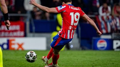 جدل تحكيمي وتأهل مثير.. هل ظُلِم أتلتيكو بسبب لمسة ألفاريز؟