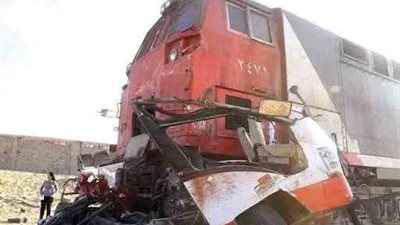 نيابة الإسماعيلية تحقق في مصرع 9 طلاب وإصابة 11 في تصادم قطار وميكروباص