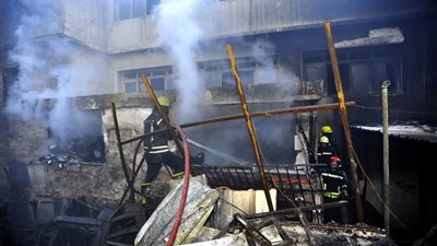 حريق المعامل المركزية.. خسائر بملايين الجنيهات وتلفيات كبيرة (صور)