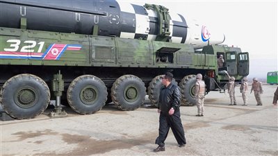 ترامب يغازل بيونج يانج ويعترف بها قوة نووية.. وسيول تتمسك بنزع سلاح جارتها