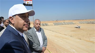 رئيس الوزراء يتابع تقدم العمل بمحطة الصرف الصناعي بالعاشر من رمضان