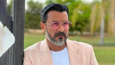 والدتي اشتغلت دادة.. محمد رجب يكشف أسرار لأول مرة عن حياته الخاصة