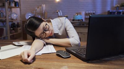 القيلولة اليابانية..ما هي وكيف تساعد في صفاء الذهن والتركيز؟